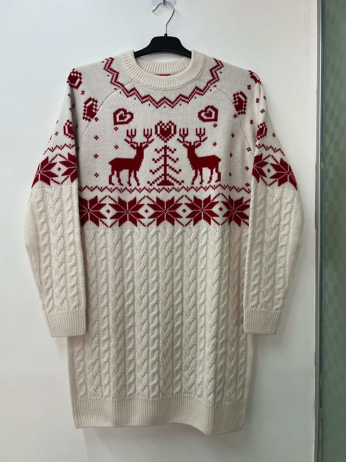 Knitwear apparel sample